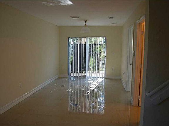 5th image of 2180 NE 167th St #1-108