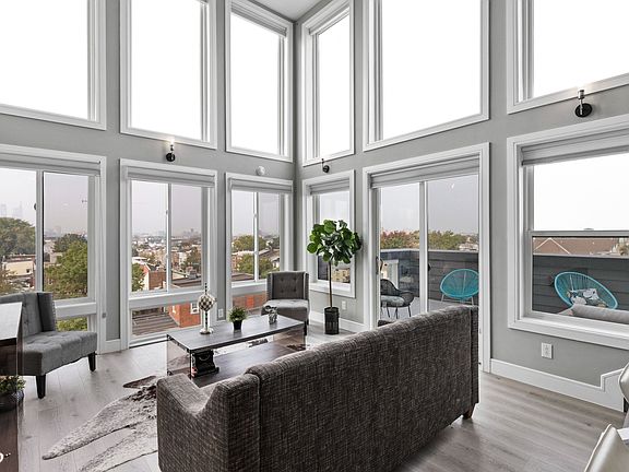 2nd image of 1133 E Columbia Ave #102