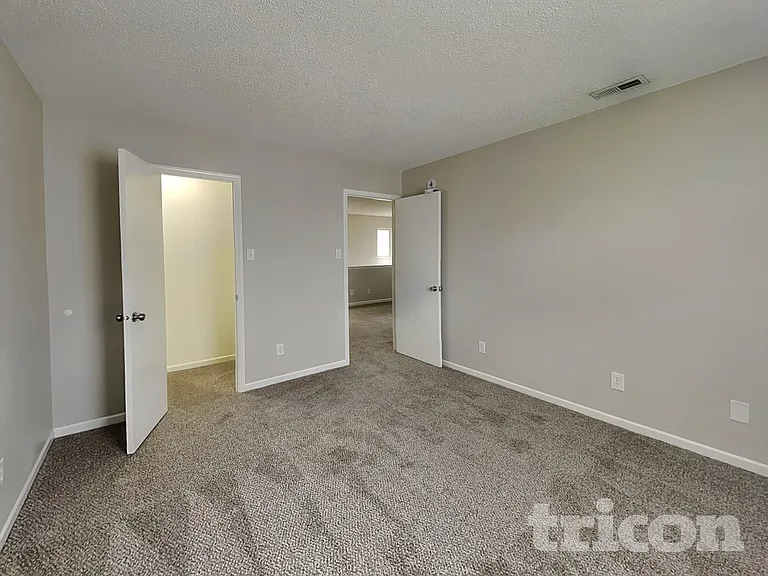 2729 Redland Ln — Photo 14