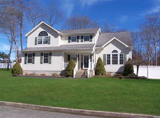 55 1st Ave, Holtsville, NY 11742