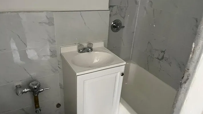 Rented by Nooklyn NYC LLC | media 42