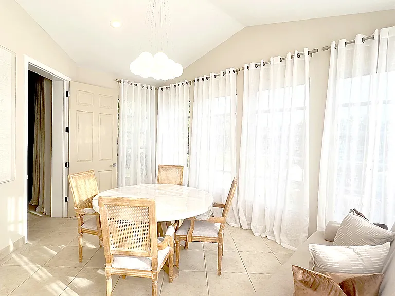 Sunroom/Den