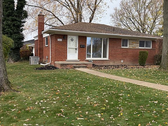 2nd image of 29210 Elmwood Ct
