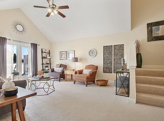 4th image of 2126 Sky Harbor Dr