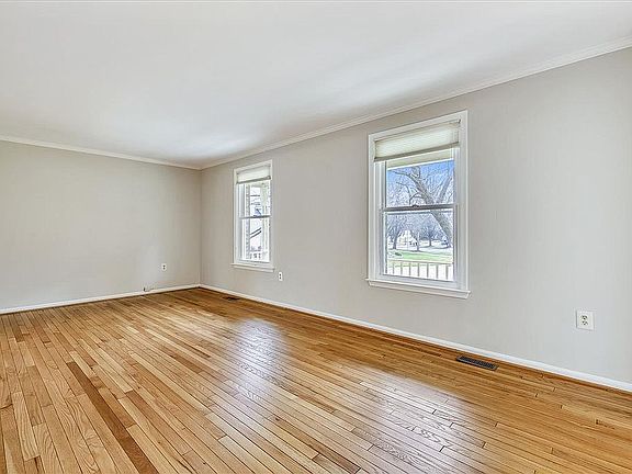 5th image of 15461 Indianola Dr