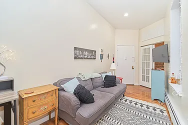 Rented by Living New York