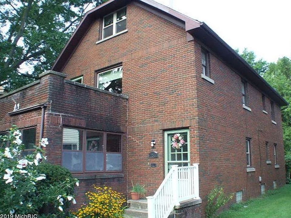 22432245 Riverside Dr NE 22432245 Riverside Dr NE Grand Rapids MI