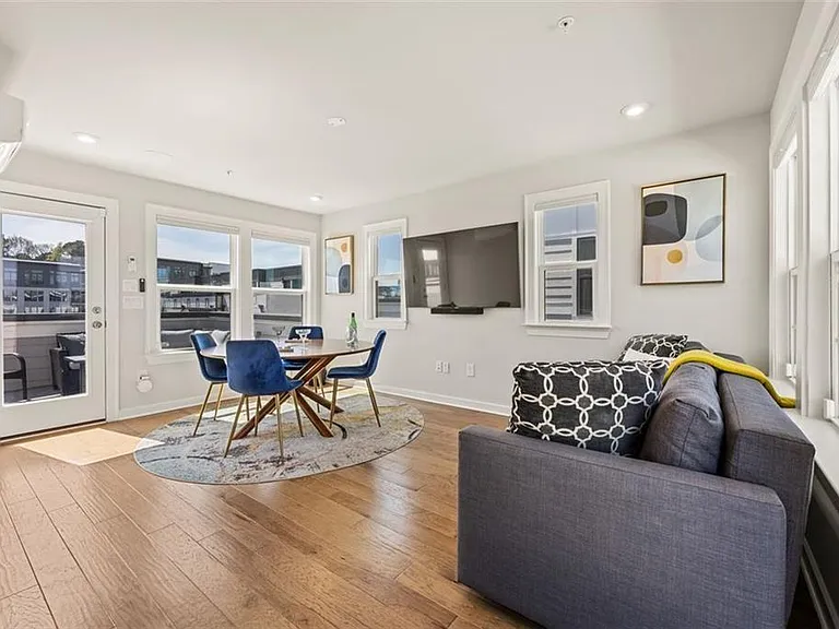 2145 Burnside Dr NW — Photo 38