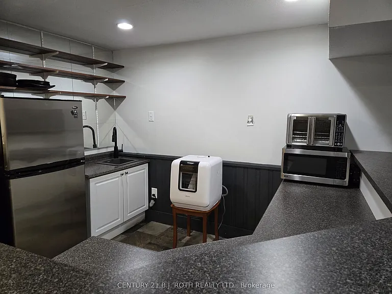 105 Chieftain Cres — Photo 4