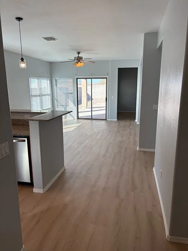 3 bed, 1600 sqft, $1,775 — Photo 2