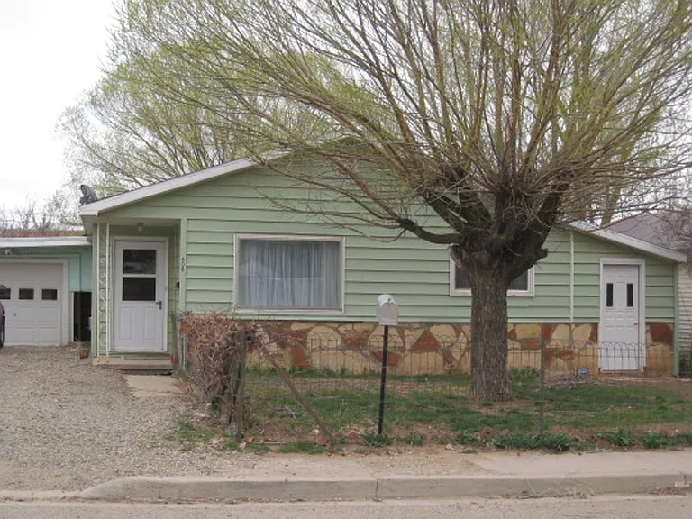 408 S Ash St — Photo 1