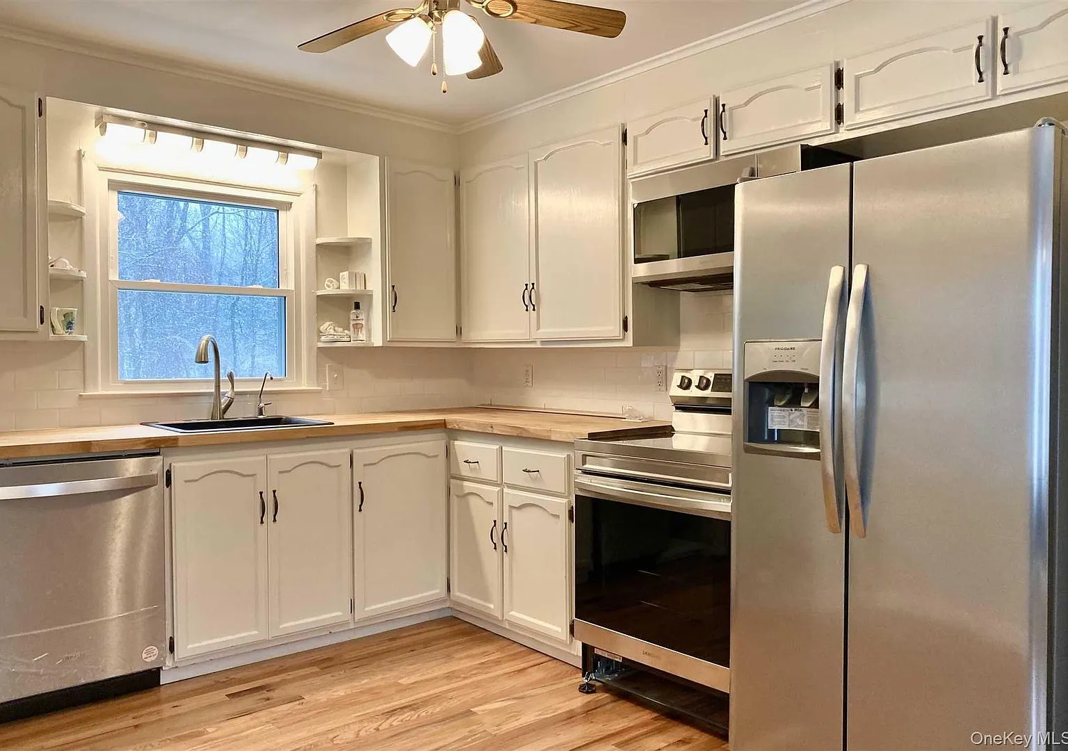 2 bed, 1.0 bath, 1126 sqft, $2,950 — Photo 4