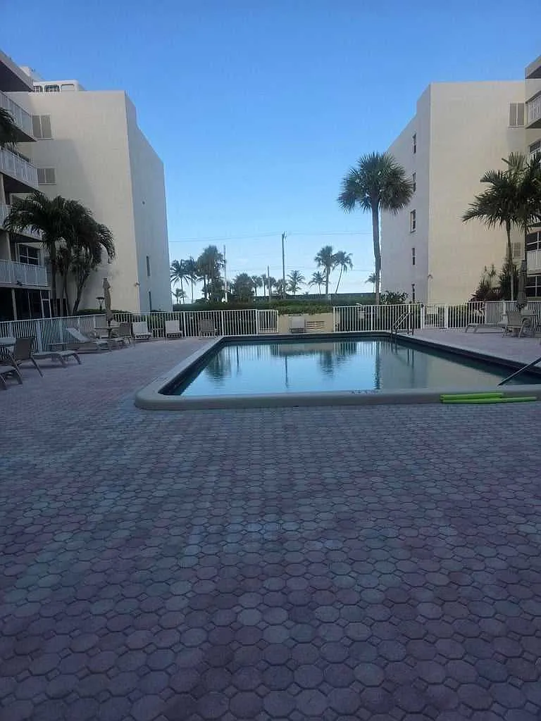 1 bed, 1.5 bath, $2,300 — Photo 3
