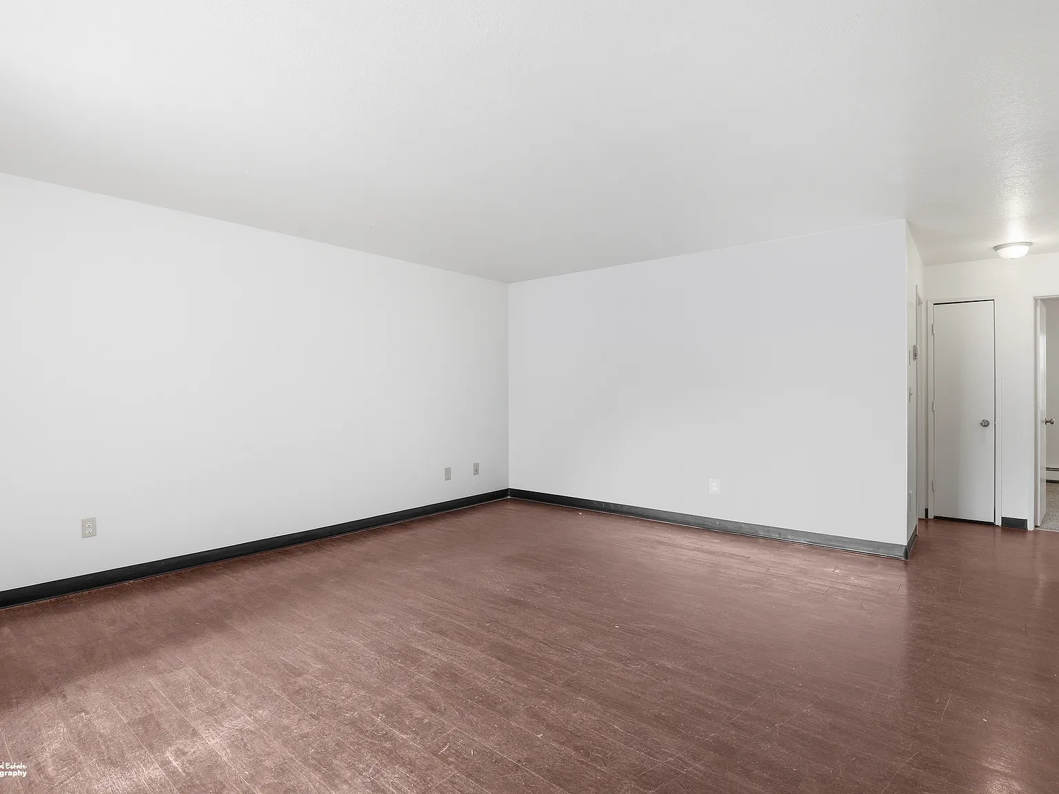 415 N Bragaw — Photo 3