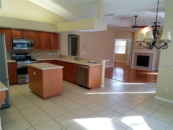 4th image of 7940 Century Oak Dr