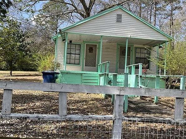 1120 Constantine Ave