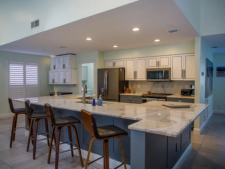 900 Cosmos Ct — Photo 10