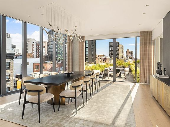 3rd image of 152 Elizabeth St Unit Penthouse