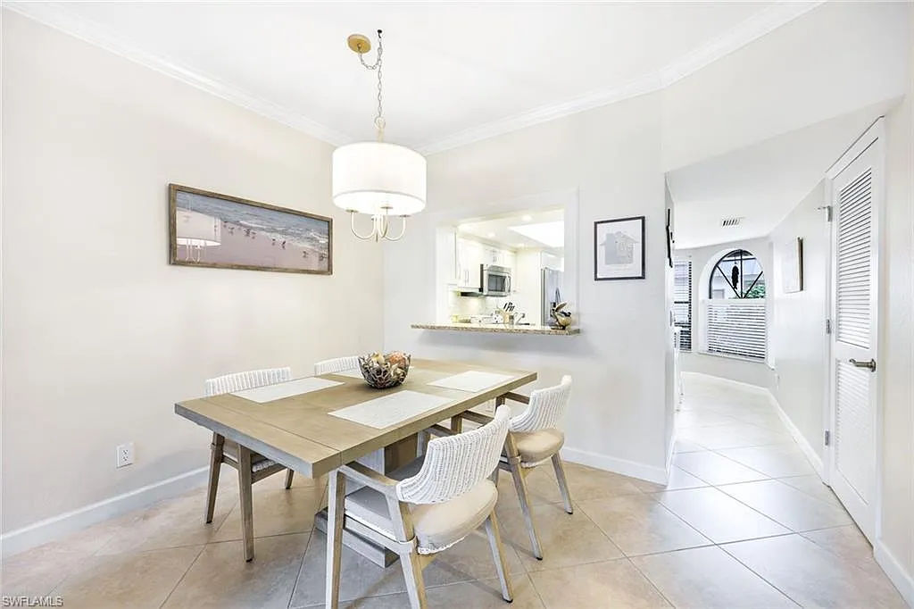 2 bed, 2.0 bath, 1300 sqft, $10,000 — Photo 4