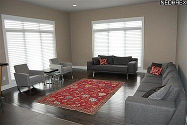 5th image of 3372 Crestwood Cir
