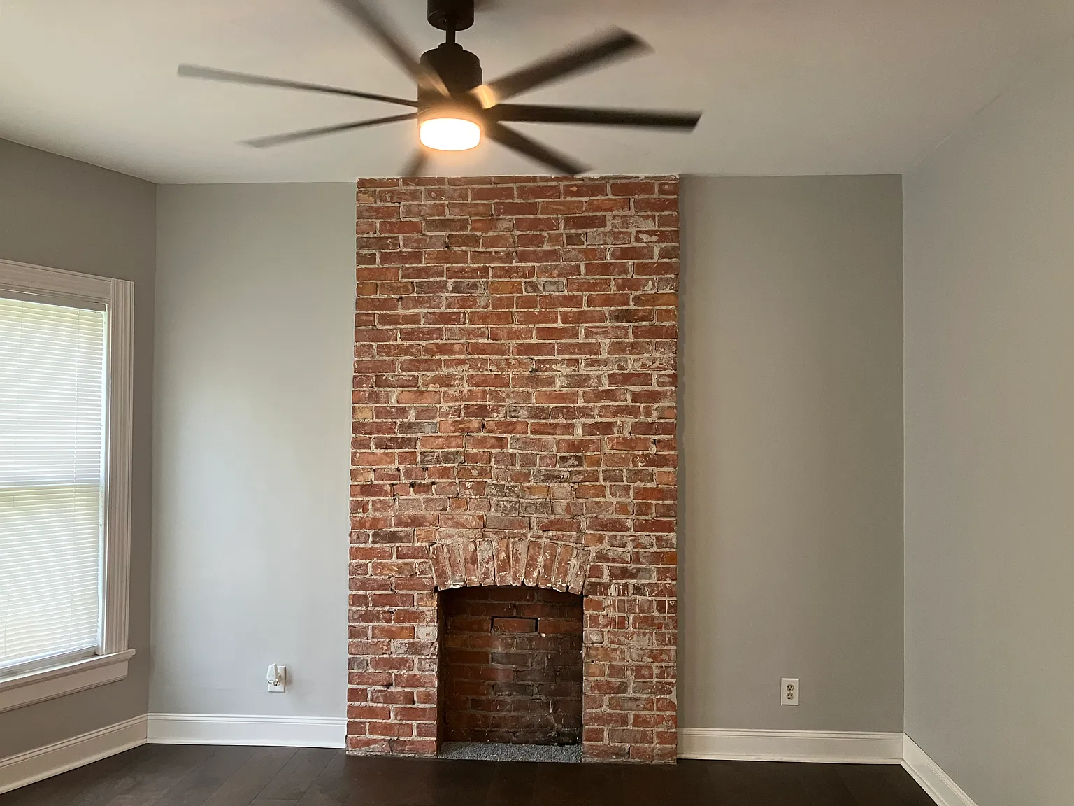 1137 N Superior St — Photo 3