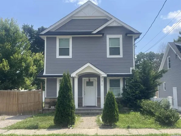114 Columbia Street, Huntington Station, NY 11746