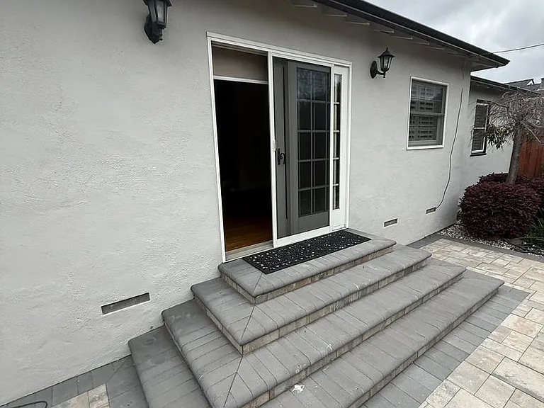 1108 Clovelly Ln — Photo 5