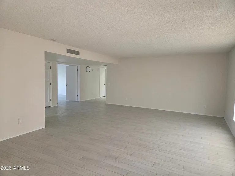 10214 E Watford Way — Photo 2