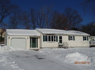 102 Daniel Dr, New Haven, CT 06513