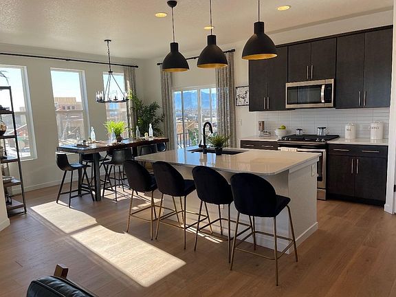 3rd image of 6035 Breeze Ct