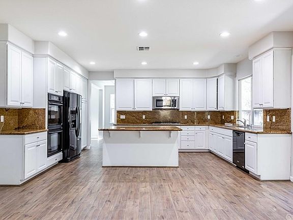 5th image of 4302 Regents Hill Cir