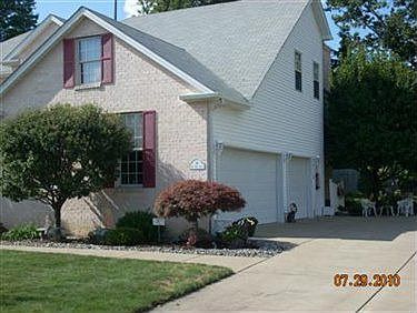 4th image of 74 Pinecone Dr