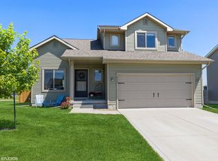 513 Prairie Ridge Dr, Huxley, IA 50035