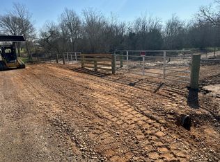 8307 Jeddo Rd, Waelder, TX 78959