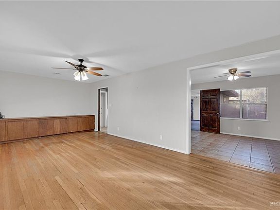 5th image of 1316 Camellia Ave