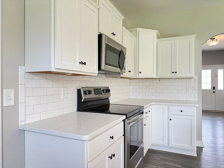303 Breezeway Dr — Photo 19