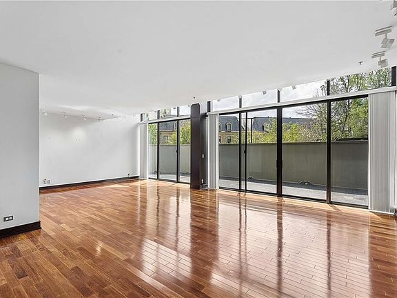 5th image of 2660 Peachtree Rd NW APT 4A