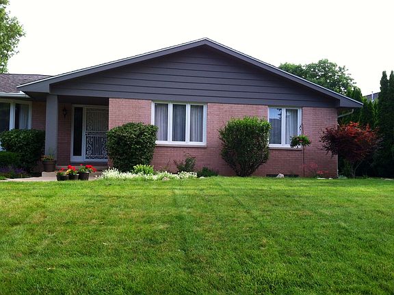 2nd image of 205 W Coventry Ln