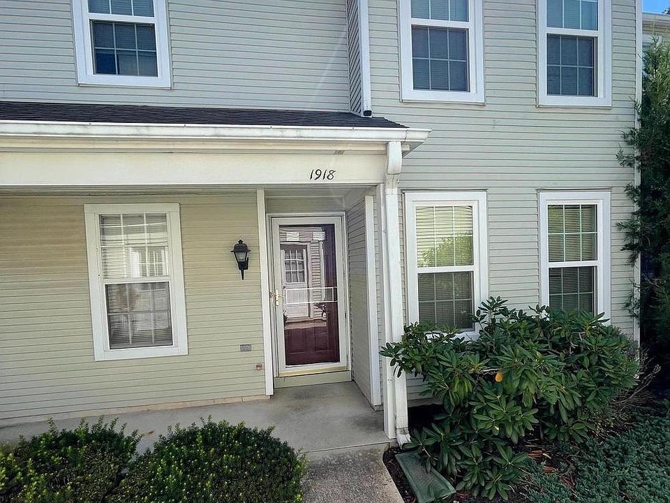 1st image of 1918 Wexford Rd