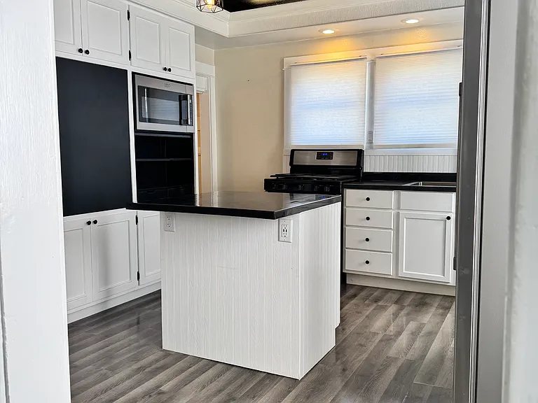315 Jackson St — Photo 19