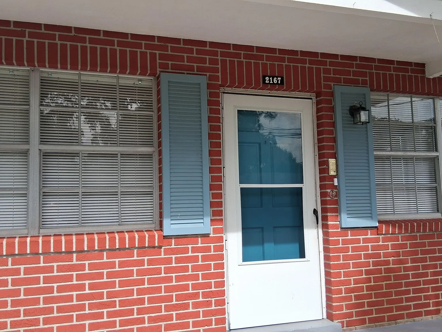 2 bed, 2.0 bath, 984 sqft, $1,425 — Photo 2