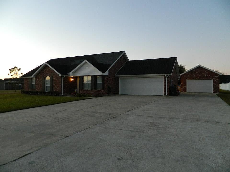1st image of 211 Cascade Dr