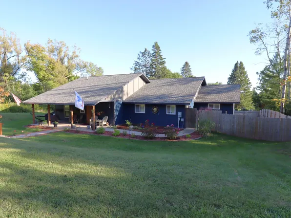 622 W 5th St, Washburn, WI 54891