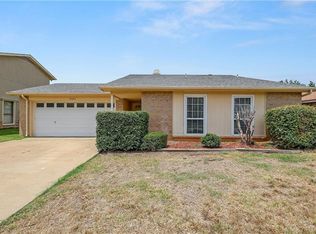 2323 Newbury Dr, Arlington, TX 76014