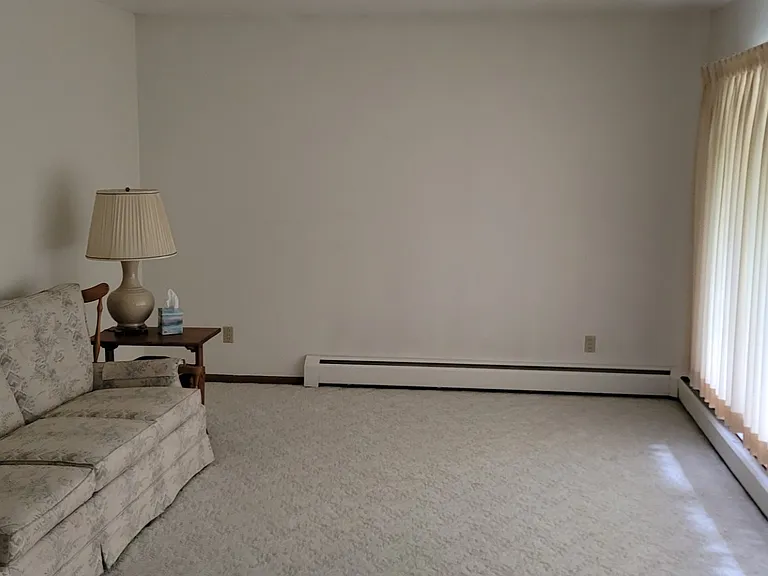 6 Highland Dr — Photo 3