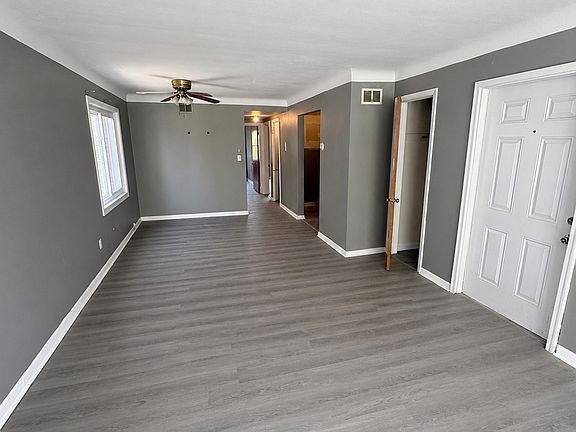 3rd image of 16004 Nelacrest Rd #5