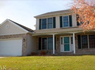 6 Long Cove Ct, Bloomington, IL