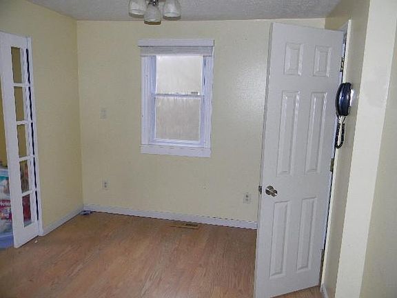 4th image of 42 Dorchester Dr