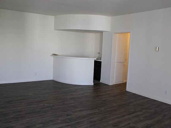 Wet Bar/ Living Area