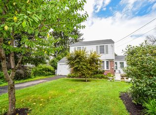 98 Palmer Ln, Ewing, NJ 08618